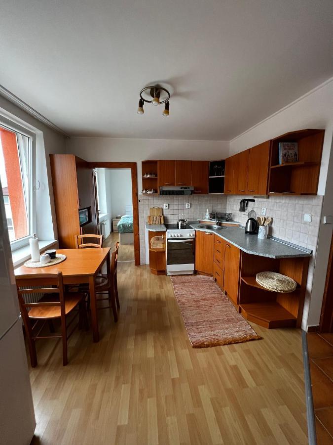 Apartman Mw Lägenhet Poprad Exteriör bild