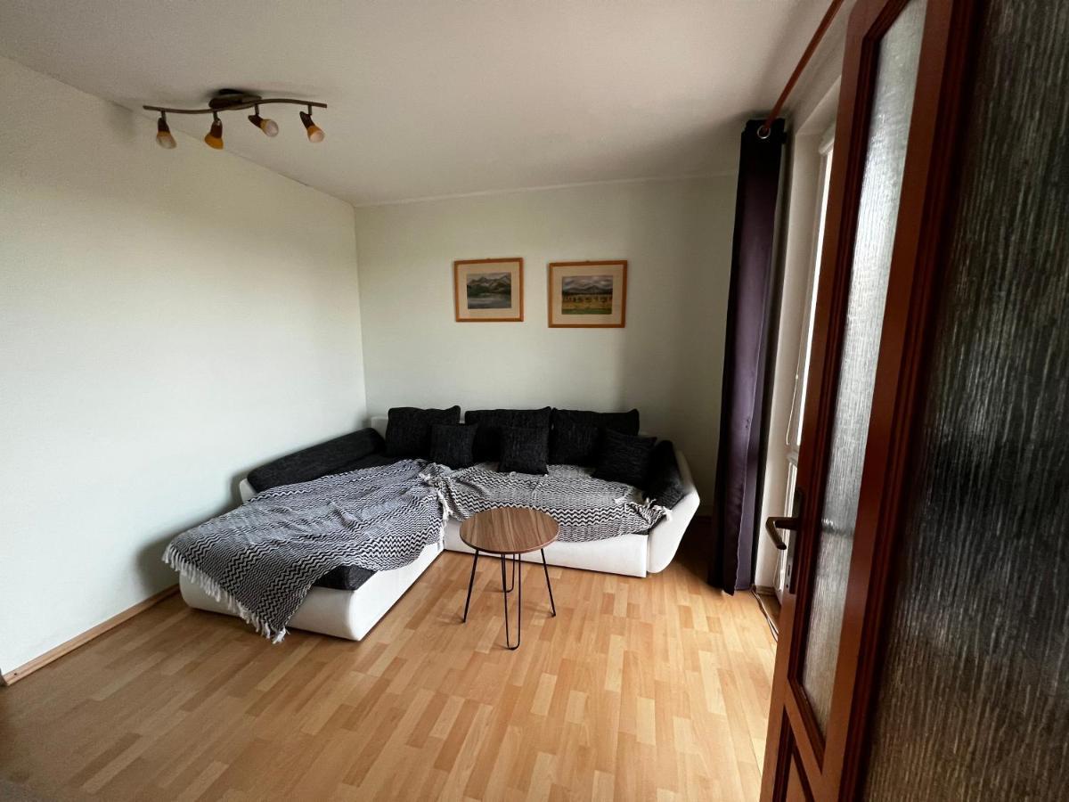 Apartman Mw Lägenhet Poprad Exteriör bild